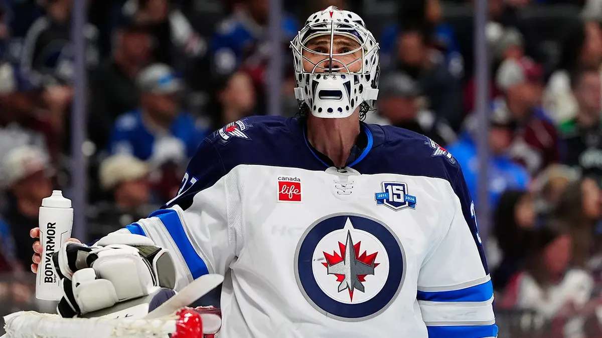 Connor Hellebuyck